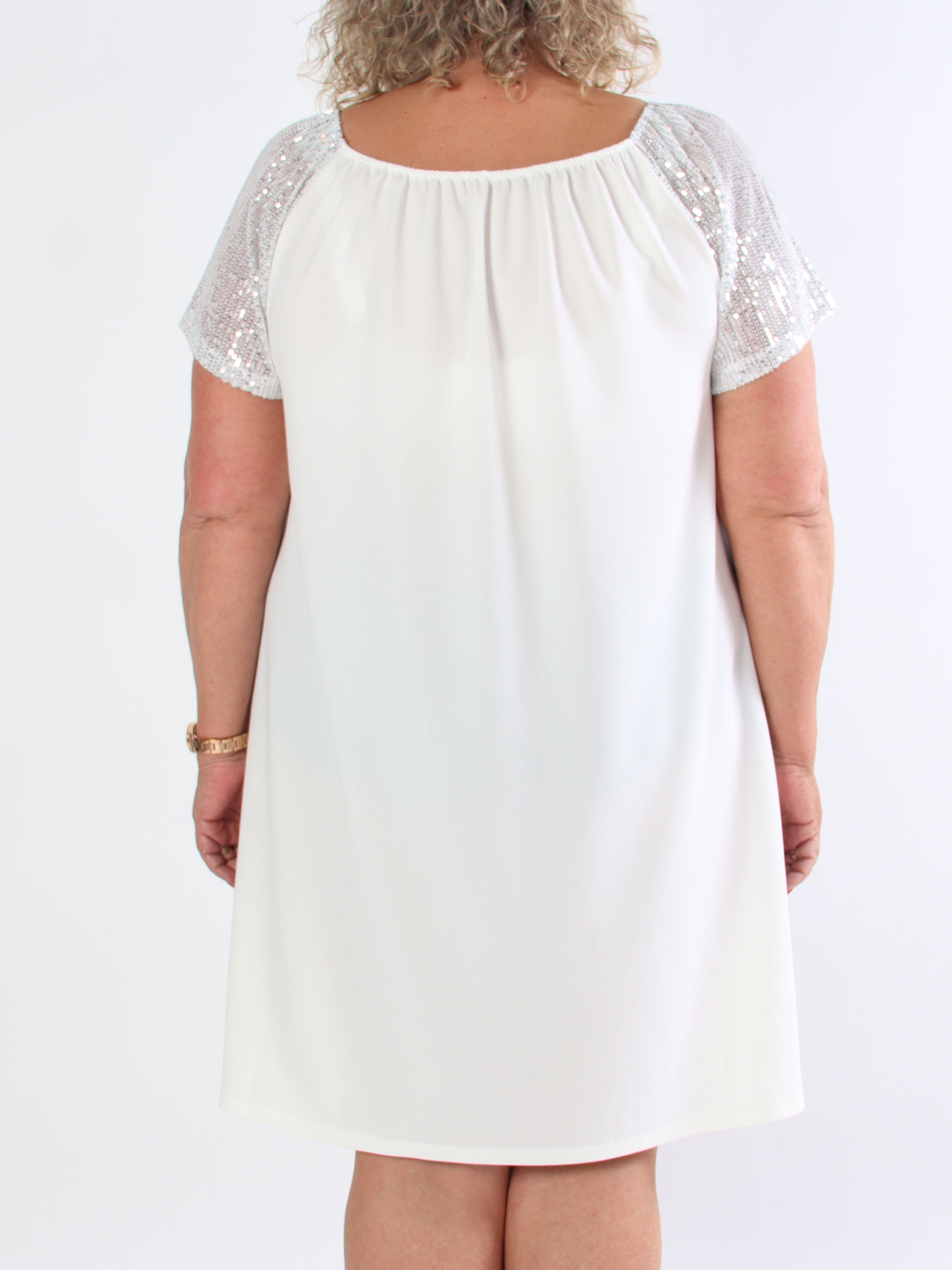 Kim - Sød elastisk plus size kjole med pailletærmer